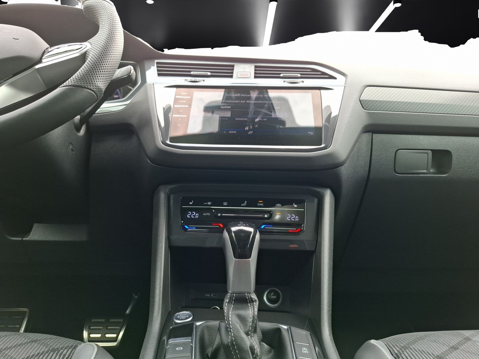Fahrzeugabbildung Volkswagen Tiguan TSI R-Line 4M DSG Matrix AHK Navi Pano AI