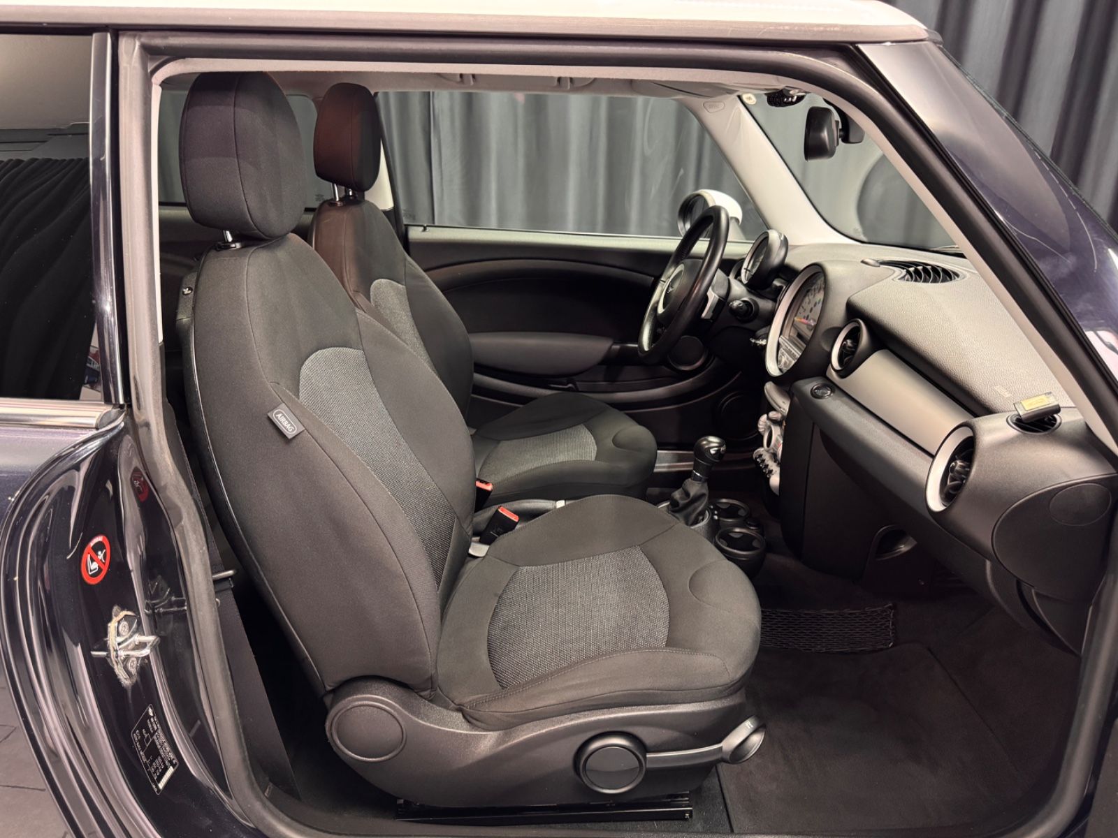 Fahrzeugabbildung MINI COOPER Mini Cooper|PANORAMA|XENON|AUTOMATIK|