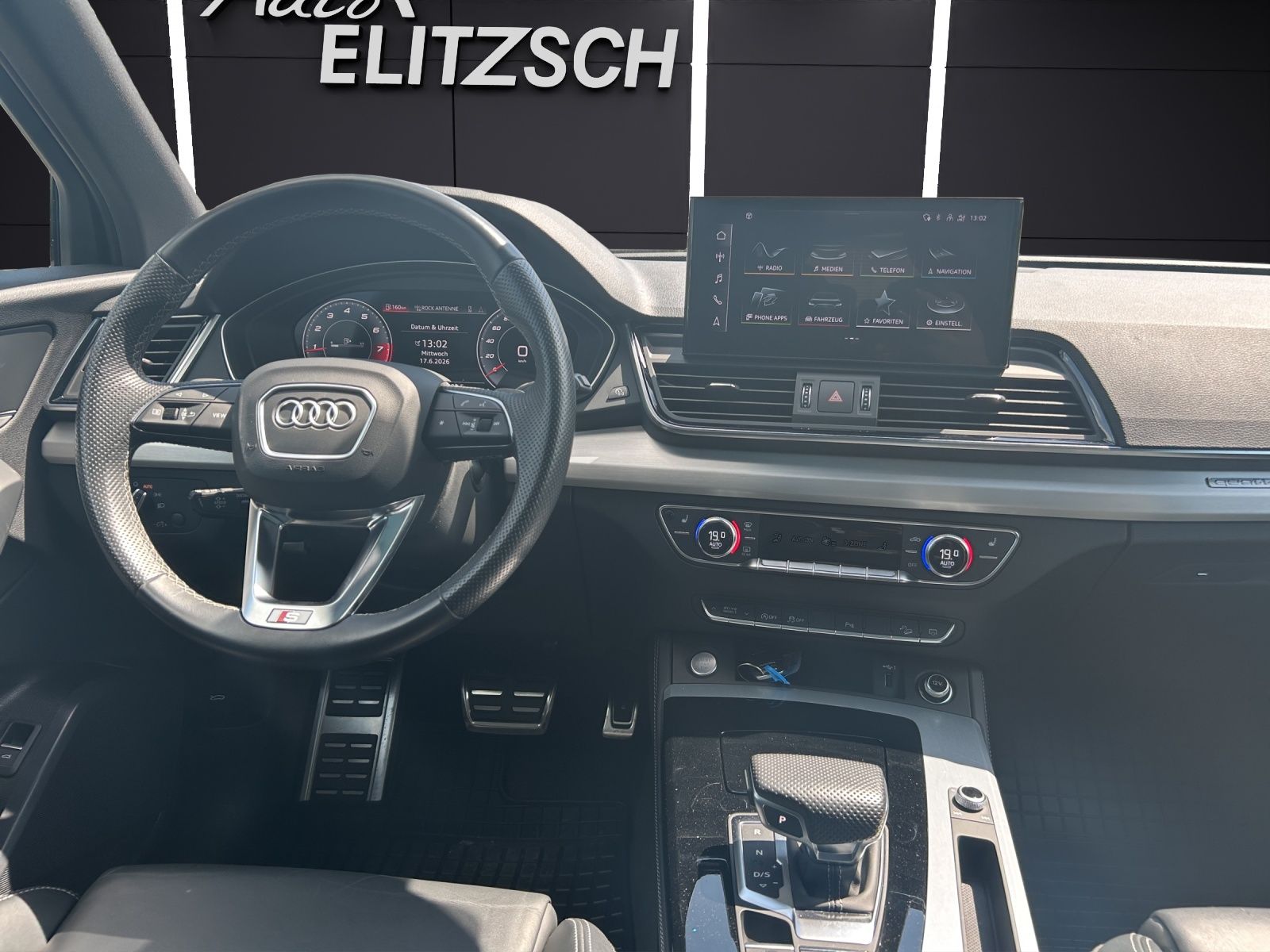 Fahrzeugabbildung Audi Q5 45 TFSI advanced S-Line quattro LED AHK Navi