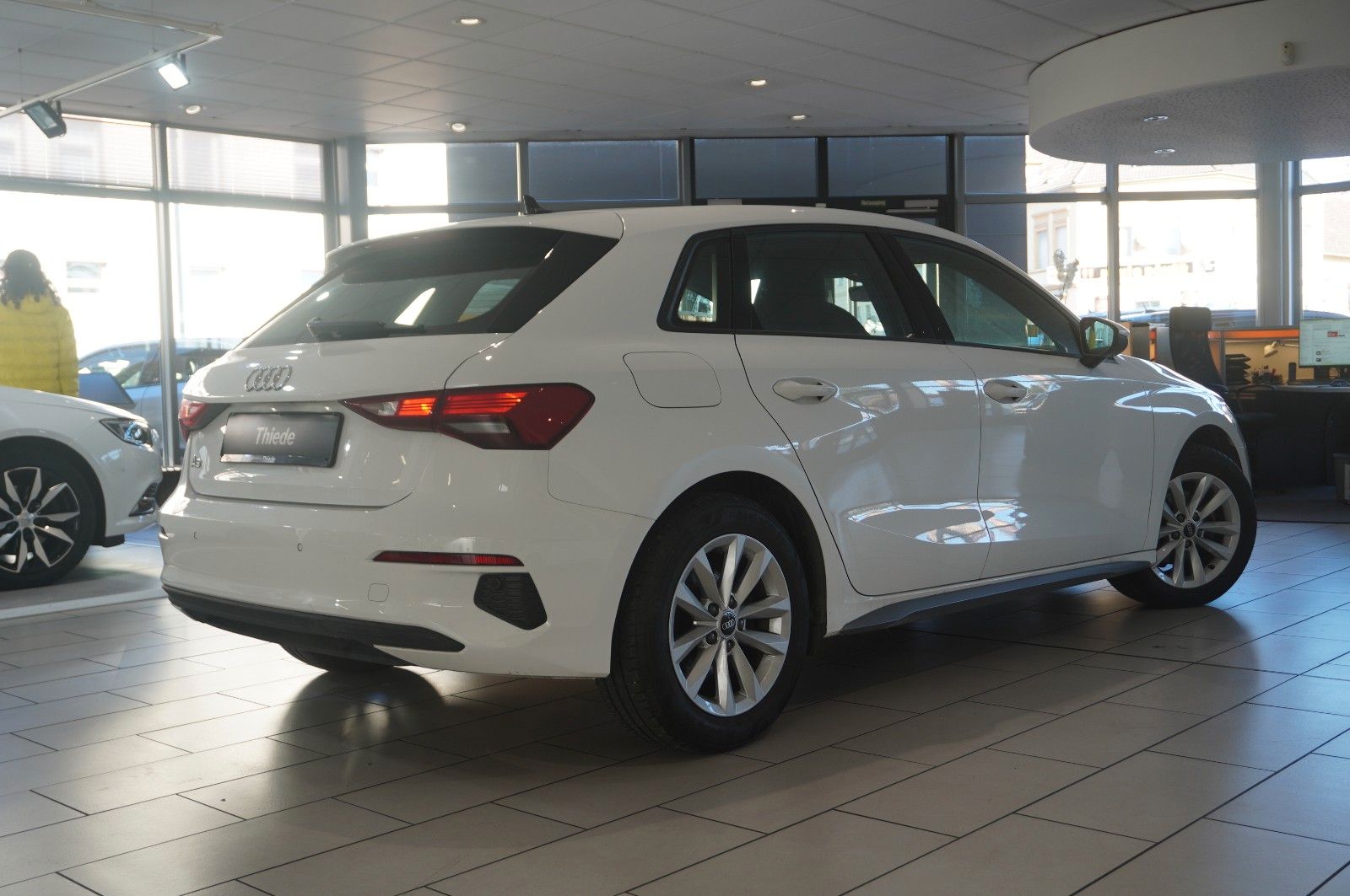 Fahrzeugabbildung Audi A3 Sportback 35 TFSI NAVI/LED/SPORT/SHZ/VIRT/DAB