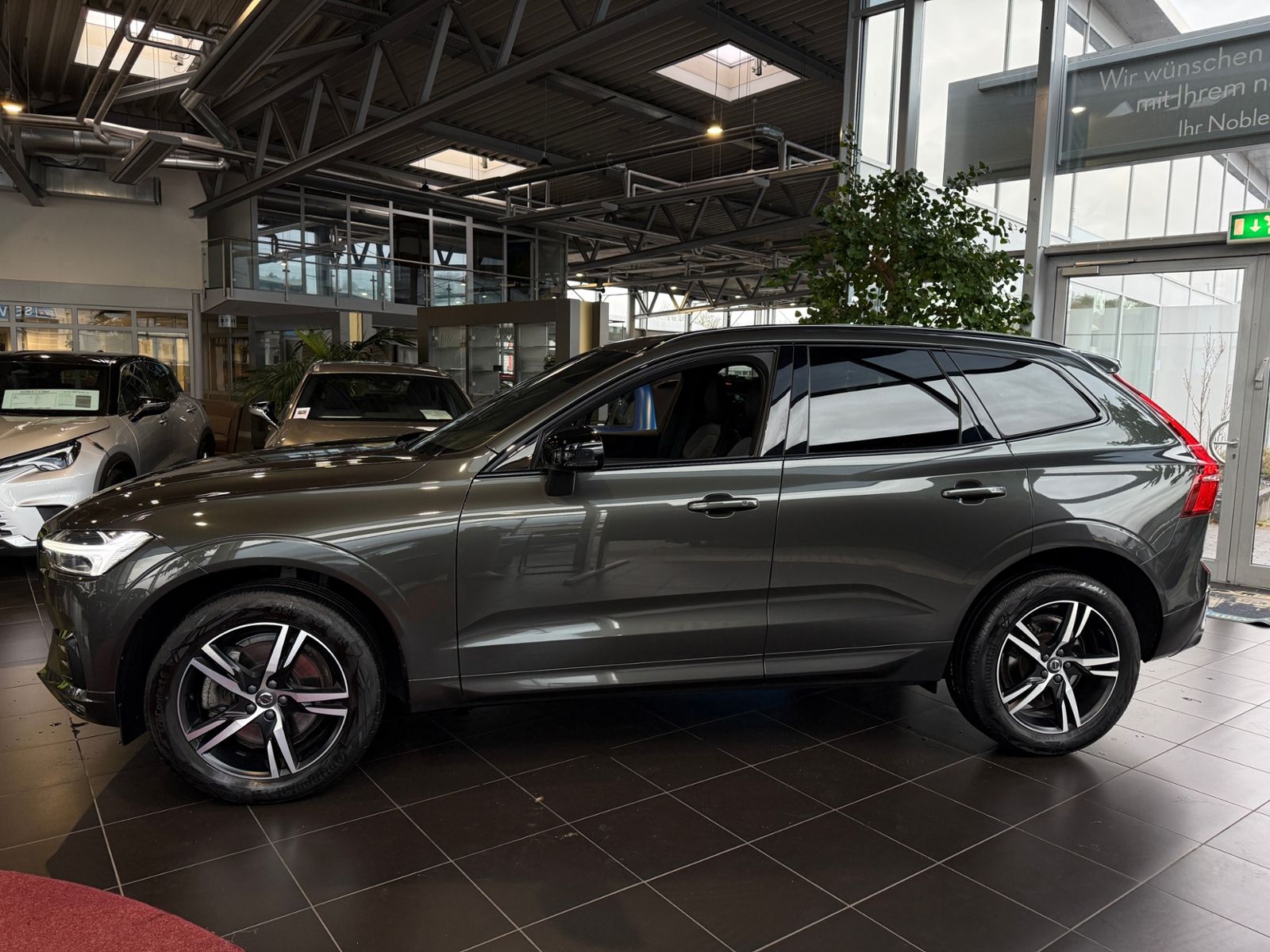 Fahrzeugabbildung Volvo XC60 R Design AWD AHK LED NAVI