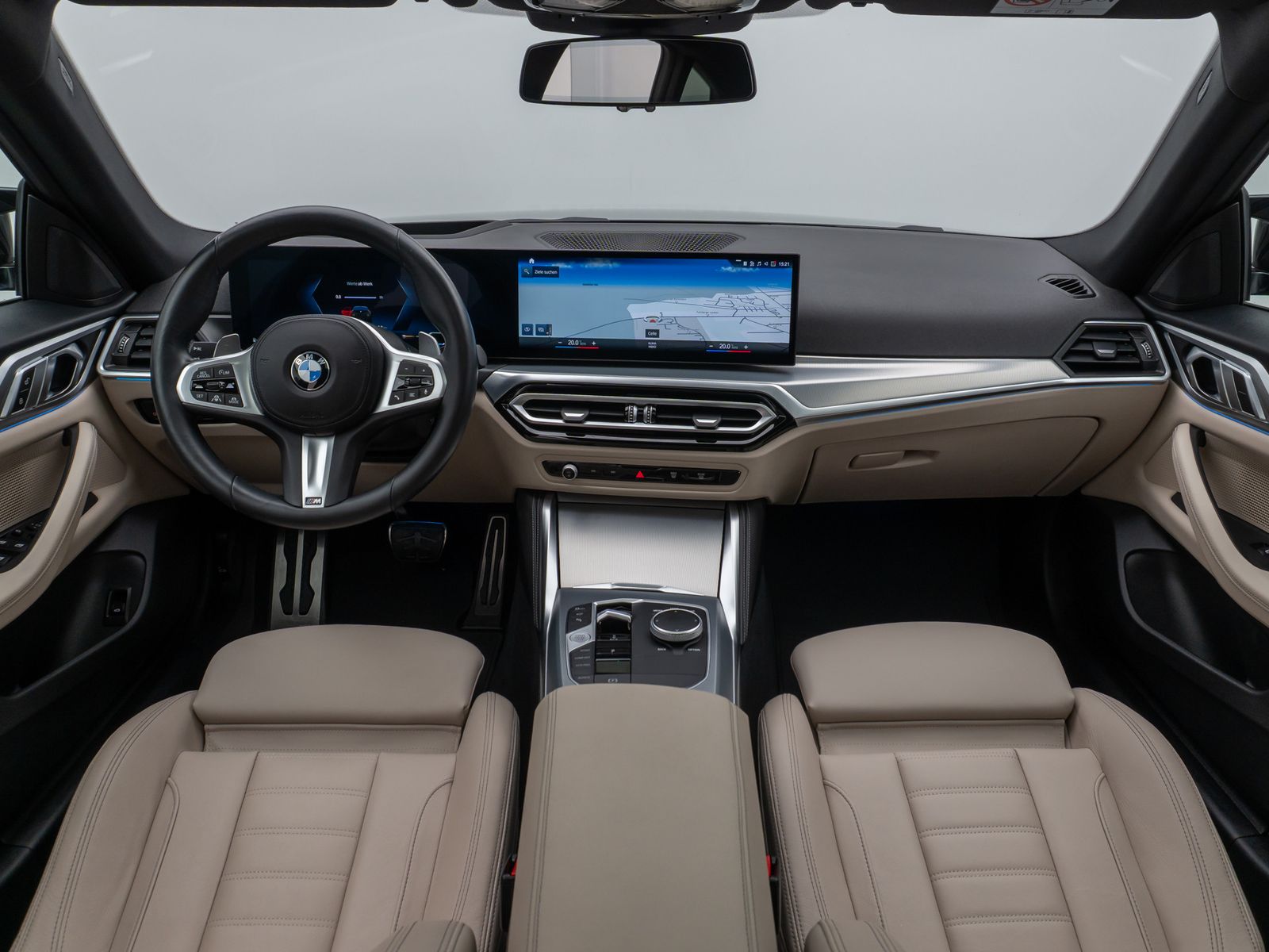 Fahrzeugabbildung BMW M440i xD GC Glasdach Laser 360°HUD DAB HiFi ACC