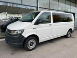 Volkswagen T6 Kombi lang 4Motion 9 Sitze - Volkswagen T5 Caravelle: 4motion