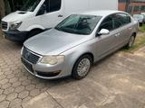 Volkswagen Passat 1.6 FSI Bastler - Volkswagen Passat: V6 Fsi