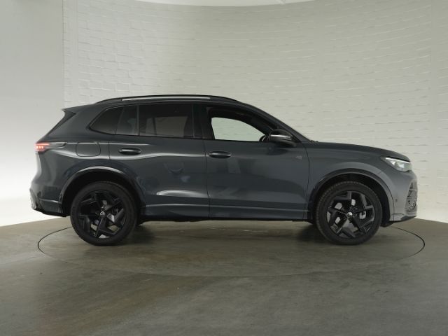 Tiguan R-LINE TDI DSG 4MOTION+AHK+RÜCKFAHRKAMERA