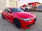 Alfa Romeo Giulia Veloce Q4 Navi ACC Keyles Hifi Leder DAB - Alfa Romeo Giulia veloce mit Diesel-Antrieb