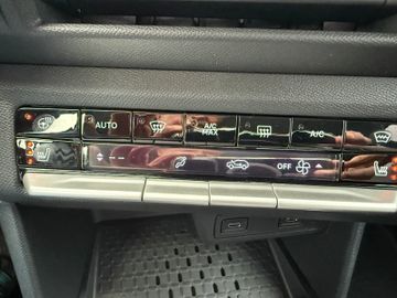 Opel Frontera Ultimate e-DCT-Hybrid+Navi+Kamera+SHZ+