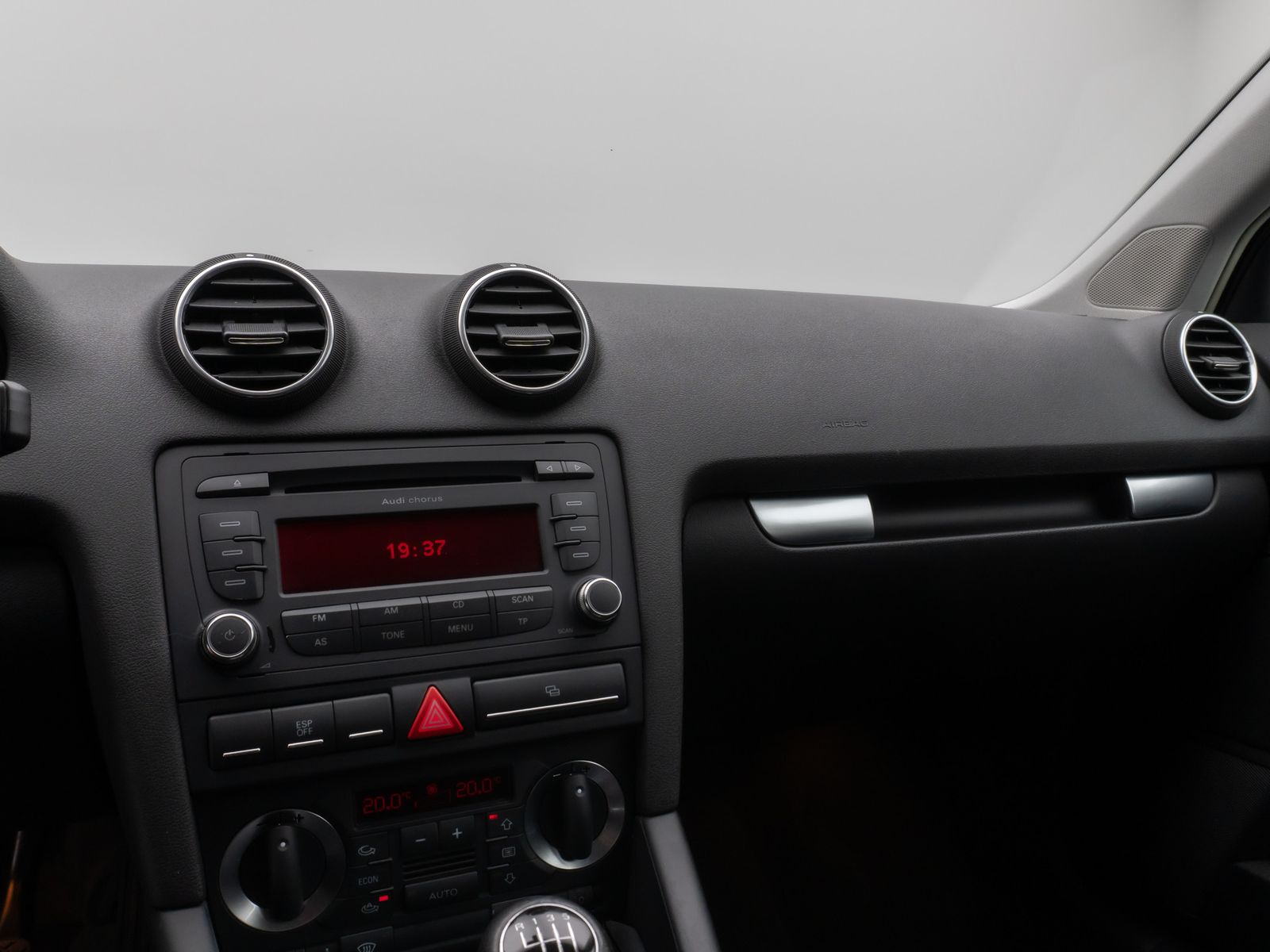 Fahrzeugabbildung Audi A3 Sportback 1.6 FSI Ambiente Sitzhzg PDC Xenon