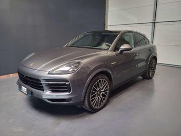 Porsche Cayenne - 1