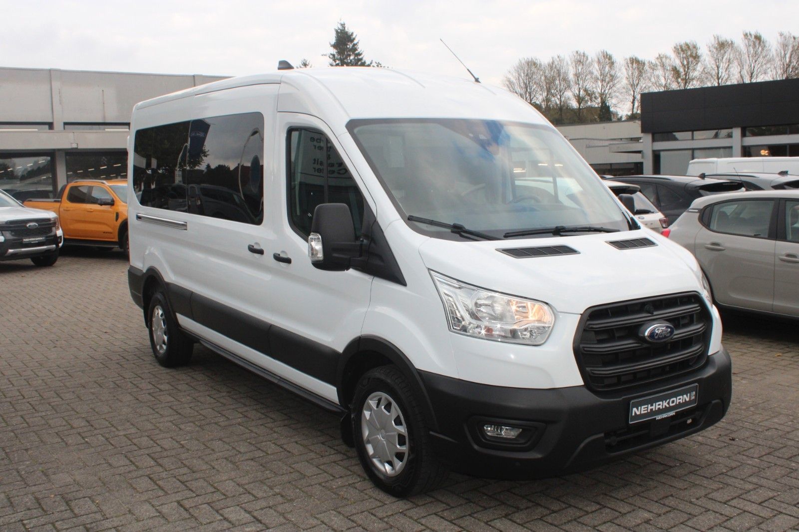 Fahrzeugabbildung Ford Transit L3 TREND 9-Sitze AHK CAM Allwetter KLIMA