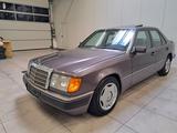 Mercedes-Benz 250 D/ SCHIEBEDACH / AHK - Mercedes-Benz 250 aus 1993