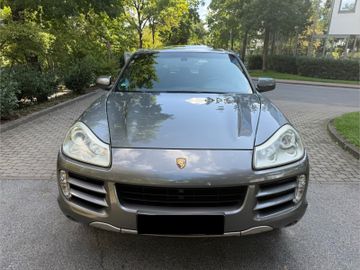 Porsche Cayenne - 2