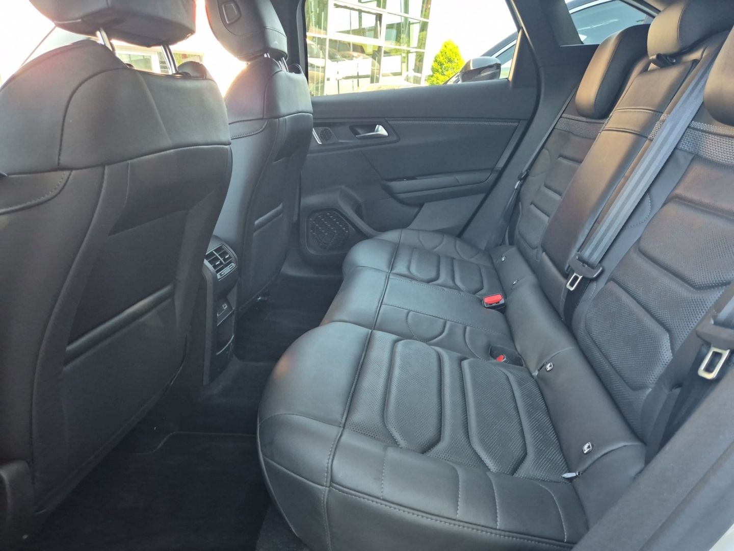 Fahrzeugabbildung Citroën C5X 1.6 Plug-In Shine Pack Hybrid 225 e-EAT8