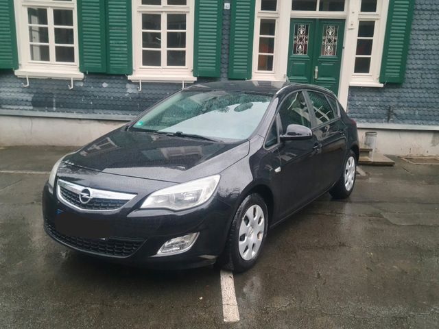 Opel Astra J Lim. 5-trg. Selection Euro5