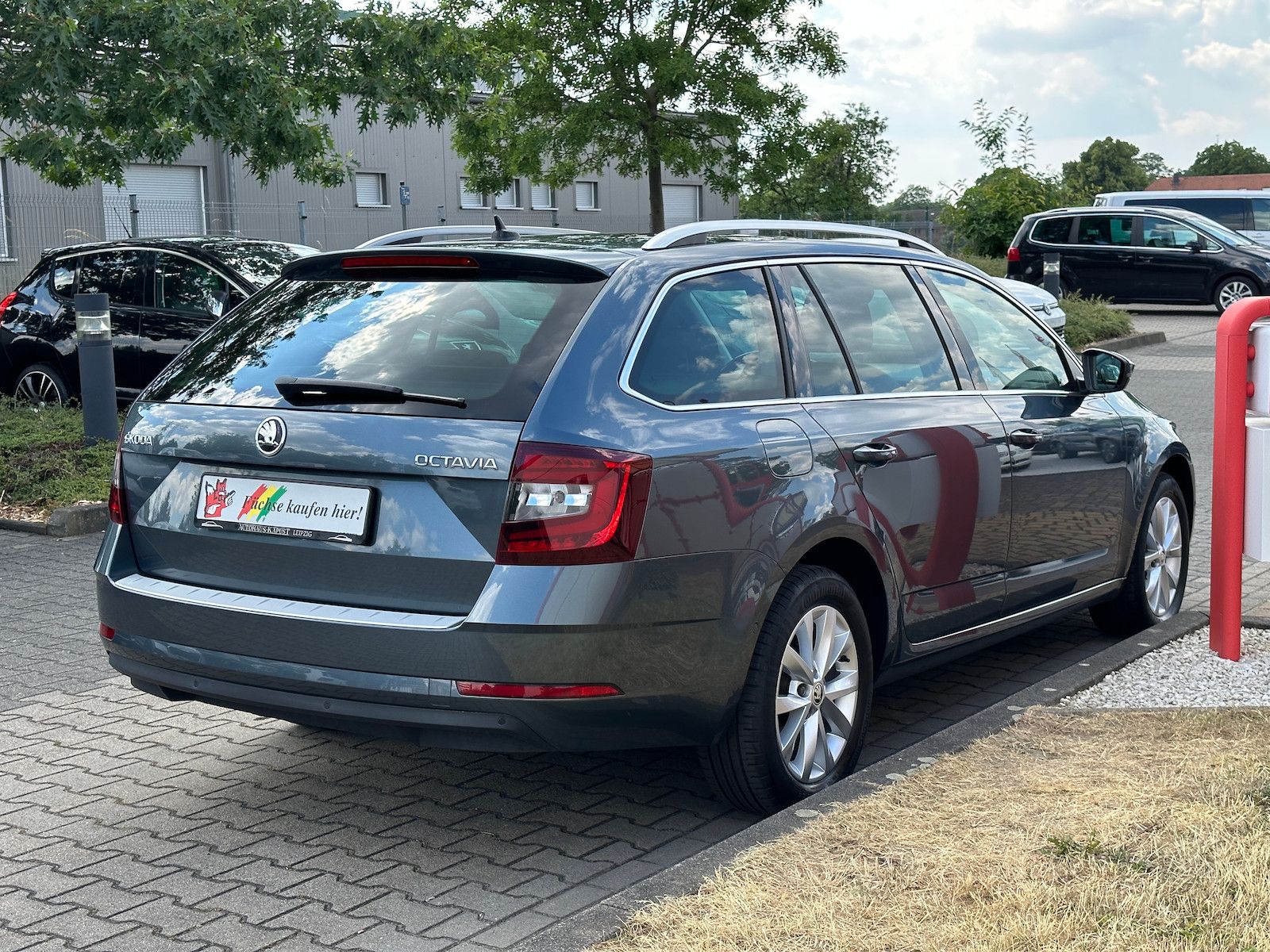 Fahrzeugabbildung SKODA Octavia Combi DSG /LED/NAVI/DAB/StandHz/Lane/BSP