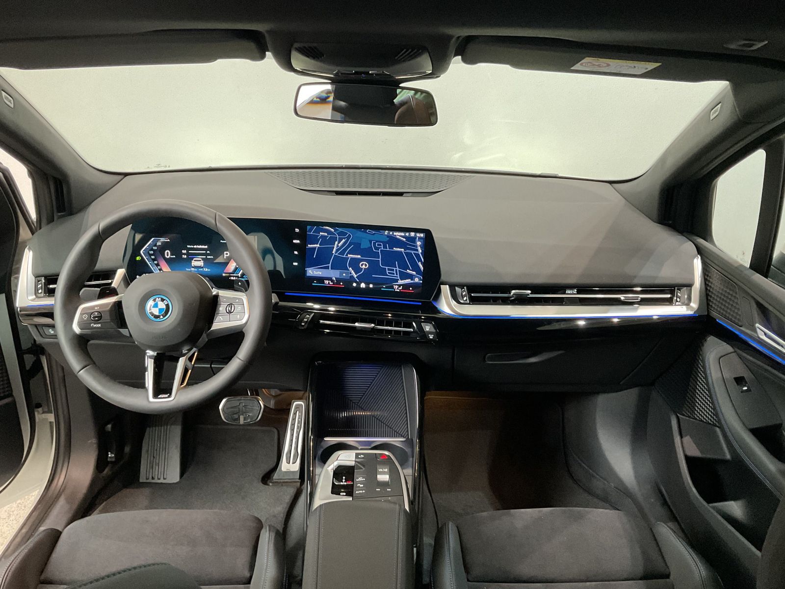 Fahrzeugabbildung BMW 225e xDrive Anhängerkupplung, Adaptives M Fahrwe