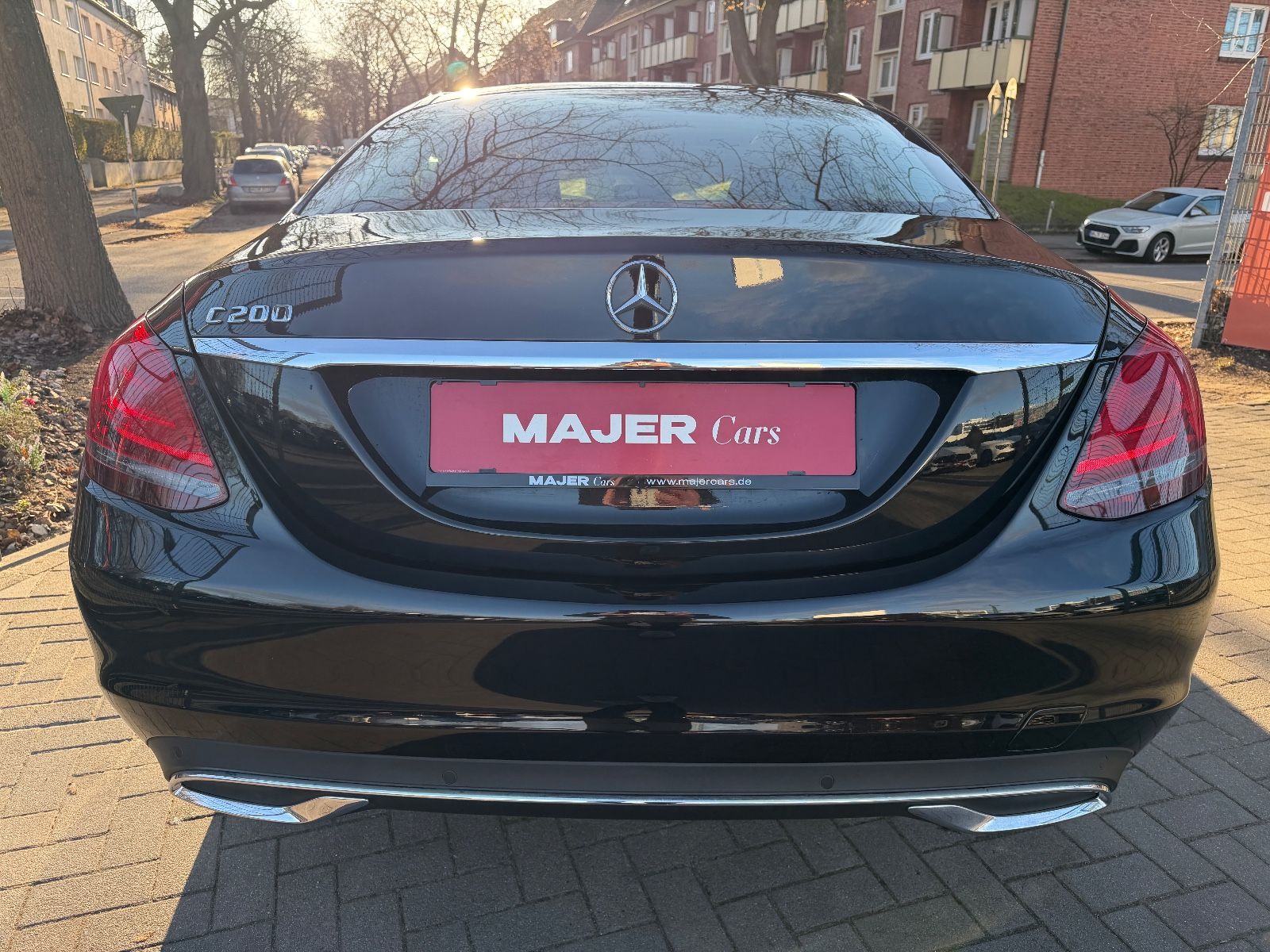 Fahrzeugabbildung Mercedes-Benz C 200 Lim. Avantgarde*SCHIEBEDACH*LED*ACC*TEILLE