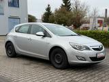 Opel Astra J Lim. 5-trg. Sport Garantie*Lenkradhz.* - gebrauchte Opel Astra aus dem Jahr 2011