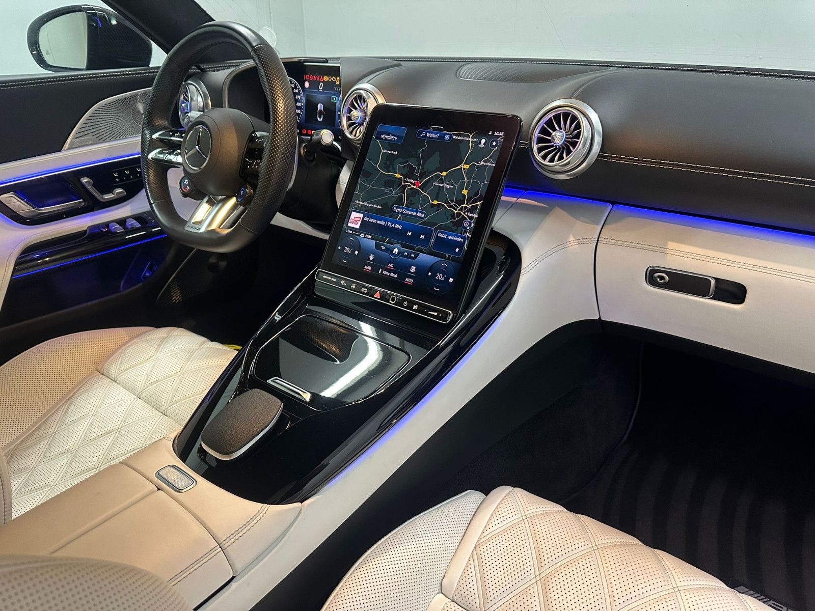 Fahrzeugabbildung Mercedes-Benz SL 63 AMG 4MATIC+ *KERAMIK*MANUFAKTUR*CARBON*TV*