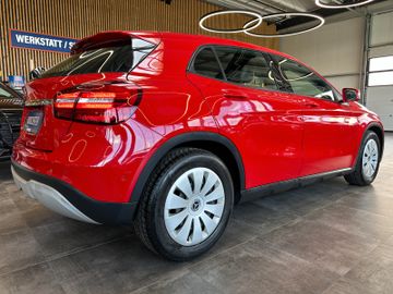Mercedes-Benz GLA 200 *ACC*PDC*NAVI*TOTWINKEL*KLIMA*LED*