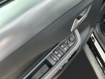 Opel Frontera 1.2 GS Hybrid 145PS KAMERA SHZ AWR NAV