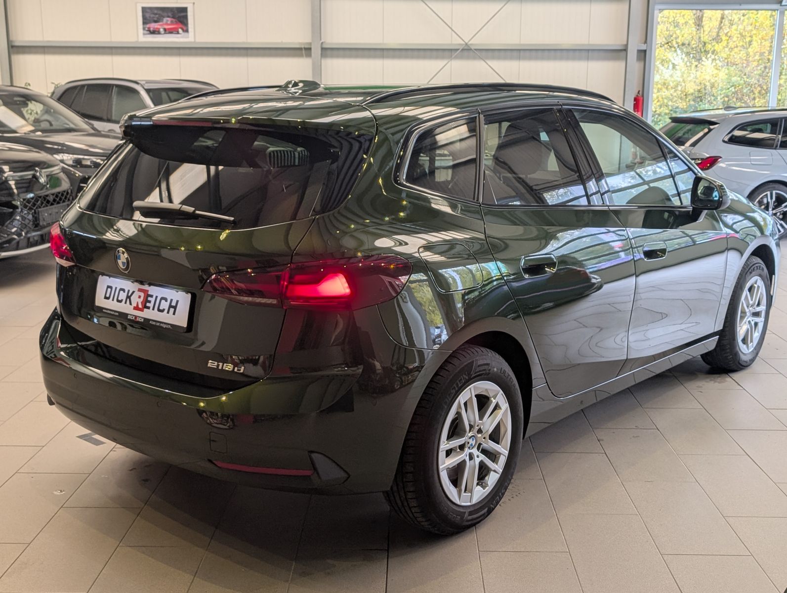 Fahrzeugabbildung BMW 218 Active Tourer d AHK Pano Cam Travel-Paket