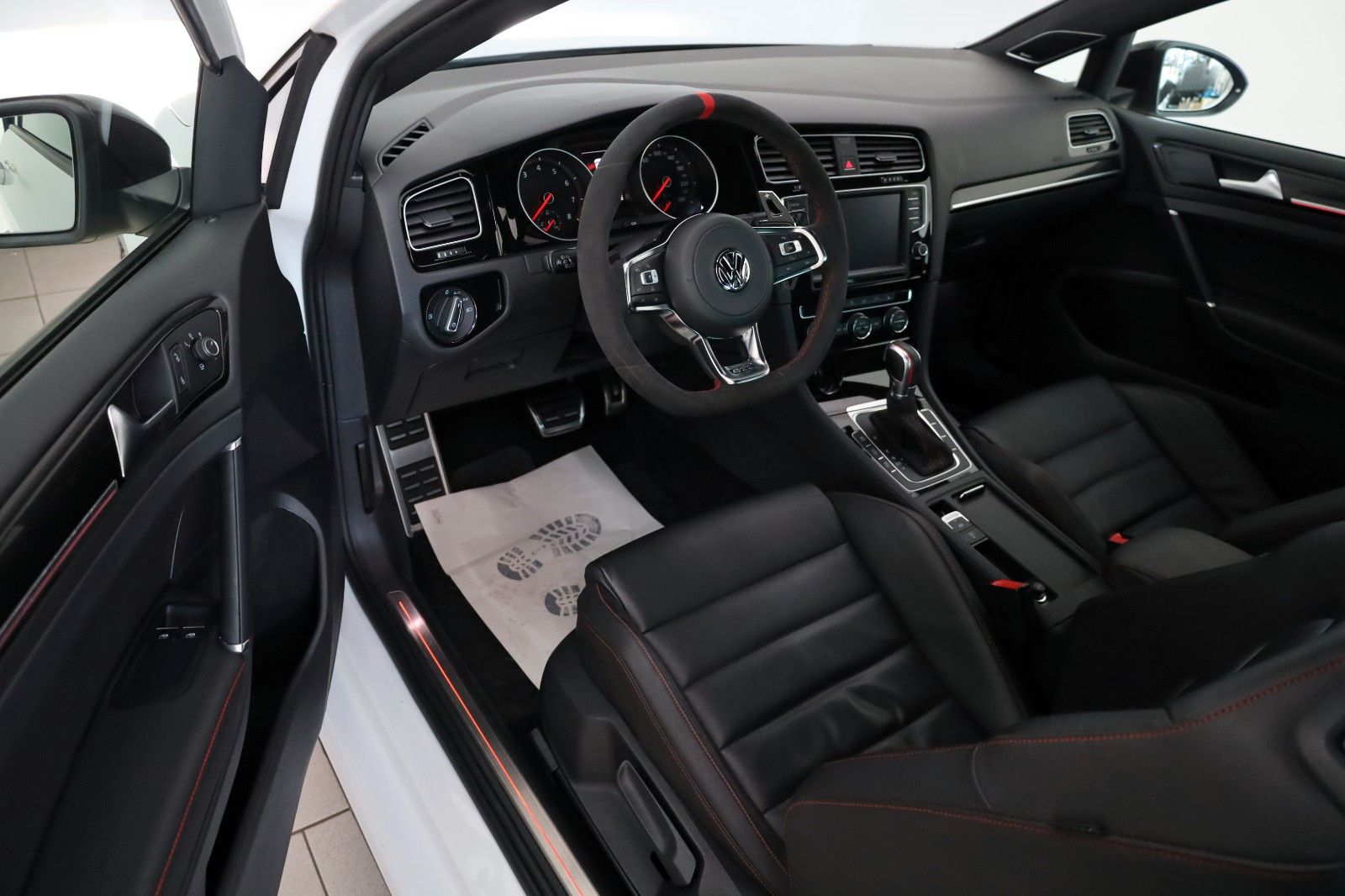 Fahrzeugabbildung Volkswagen Golf VII Lim. GTI Clubsport Leder,Navi,Xenon,SD