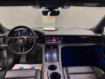 2021 Porsche TAYCAN — миниатюра 21