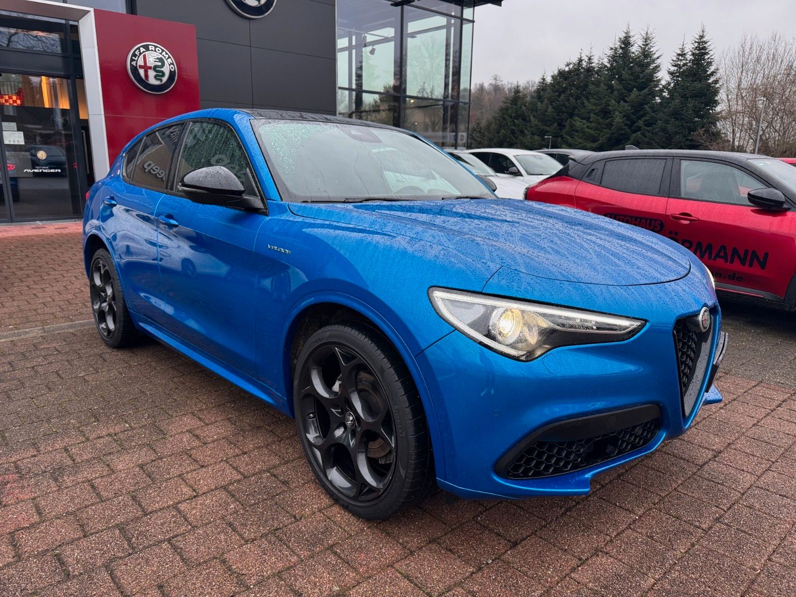 Fahrzeugabbildung Alfa Romeo Stelvio Veloce 280 PS AT8 Memory Navi Glasdach