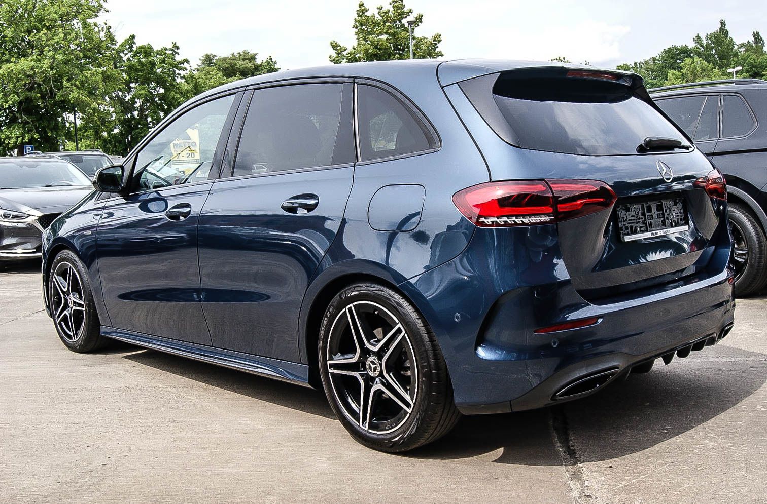 Fahrzeugabbildung Mercedes-Benz B 180 Edition AMG-LINE ANHÄNGERKPPLG NIGHT-PAKET