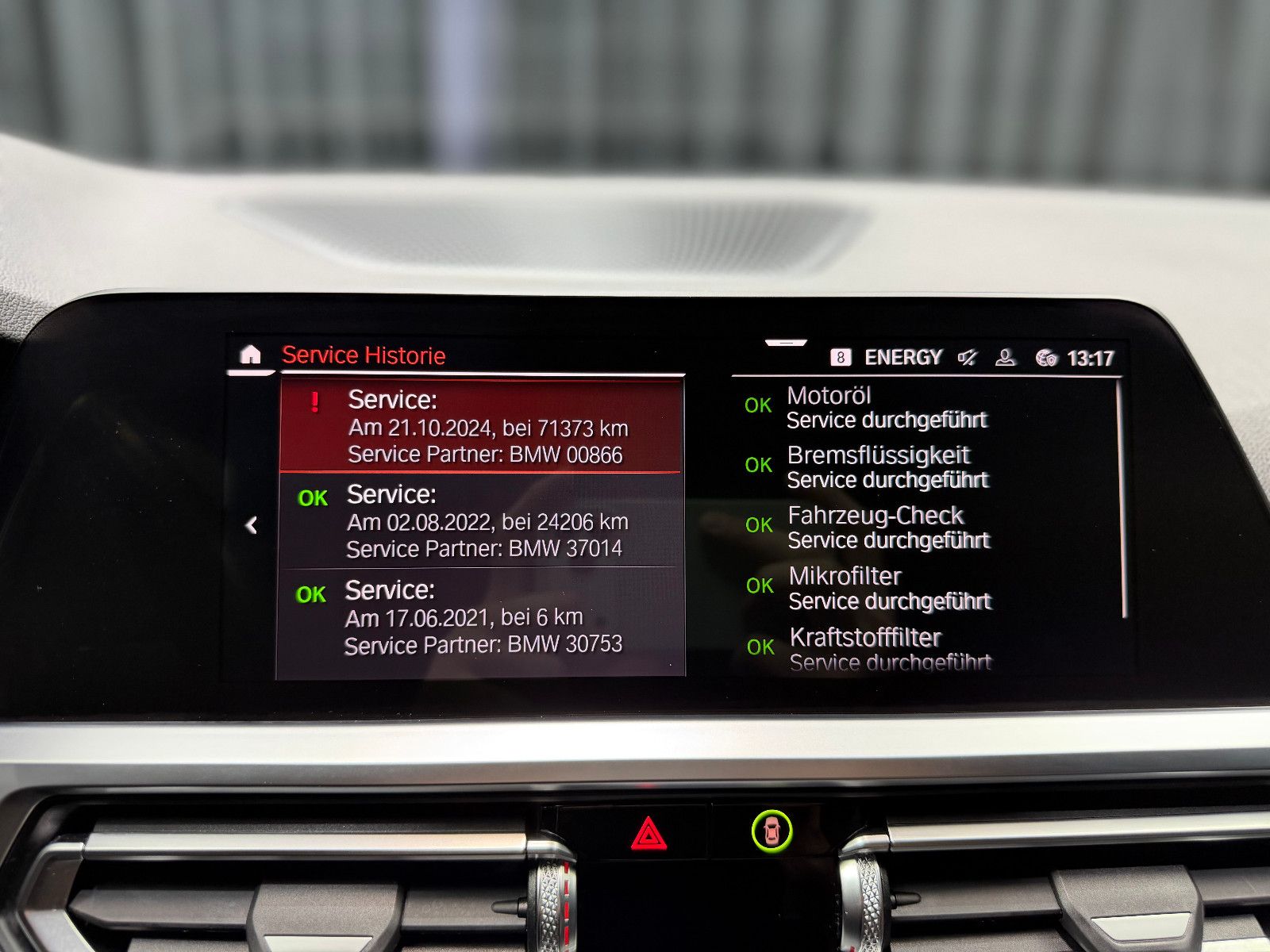 Fahrzeugabbildung BMW 320d Touring xDrive M Sport|HIFI|HuD|LEDER|KAMER