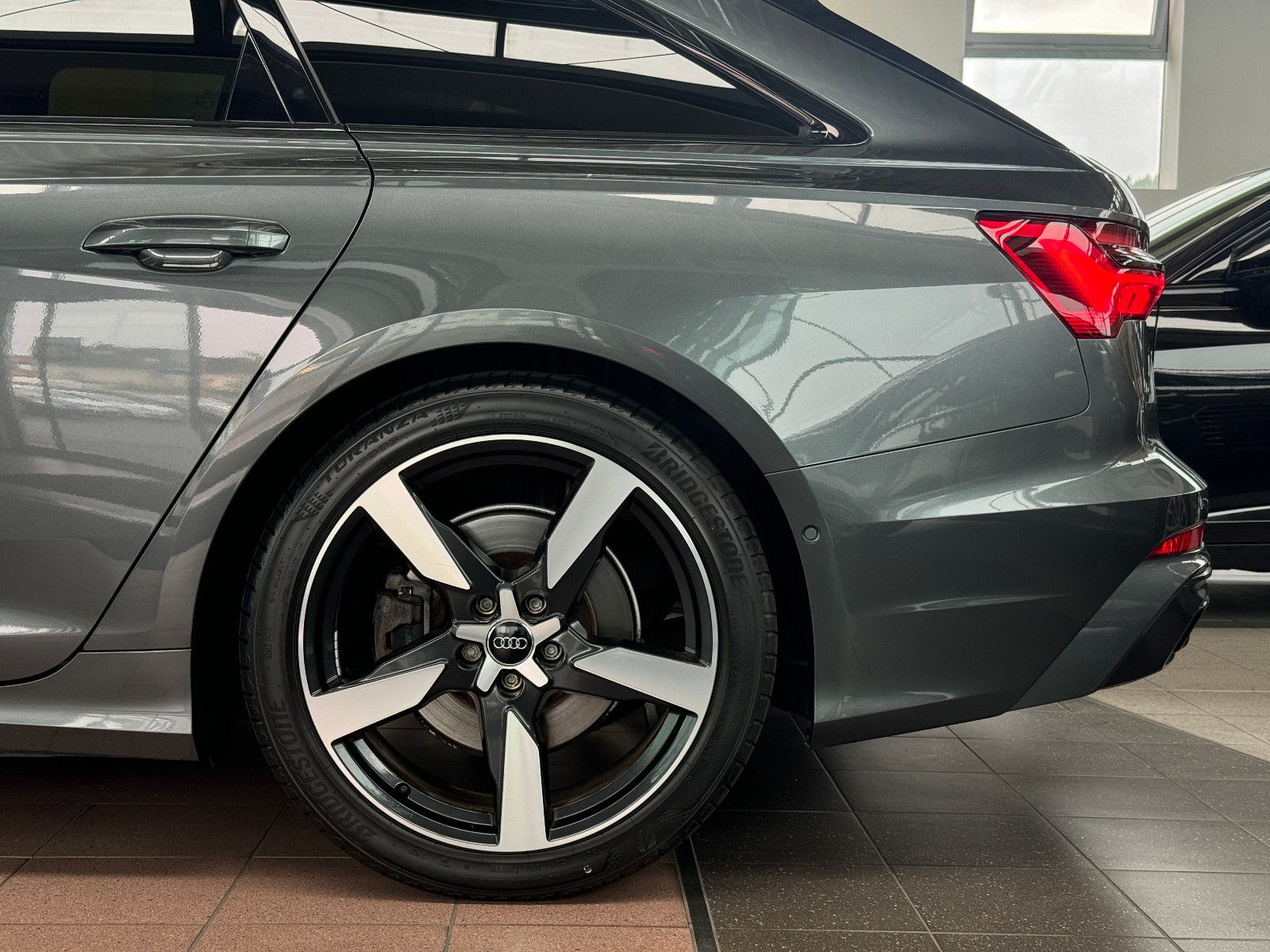 Audi A6 Avant 45 TDI quattro 2x S line Matrix 360° 20 foto 13