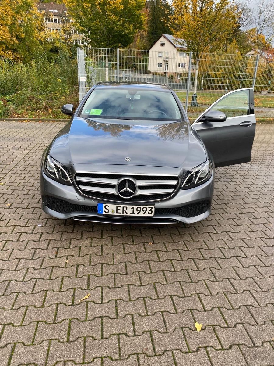MERCEDES-BENZ Mercedes-Benz E220d Avantgarde| Scheckheft...