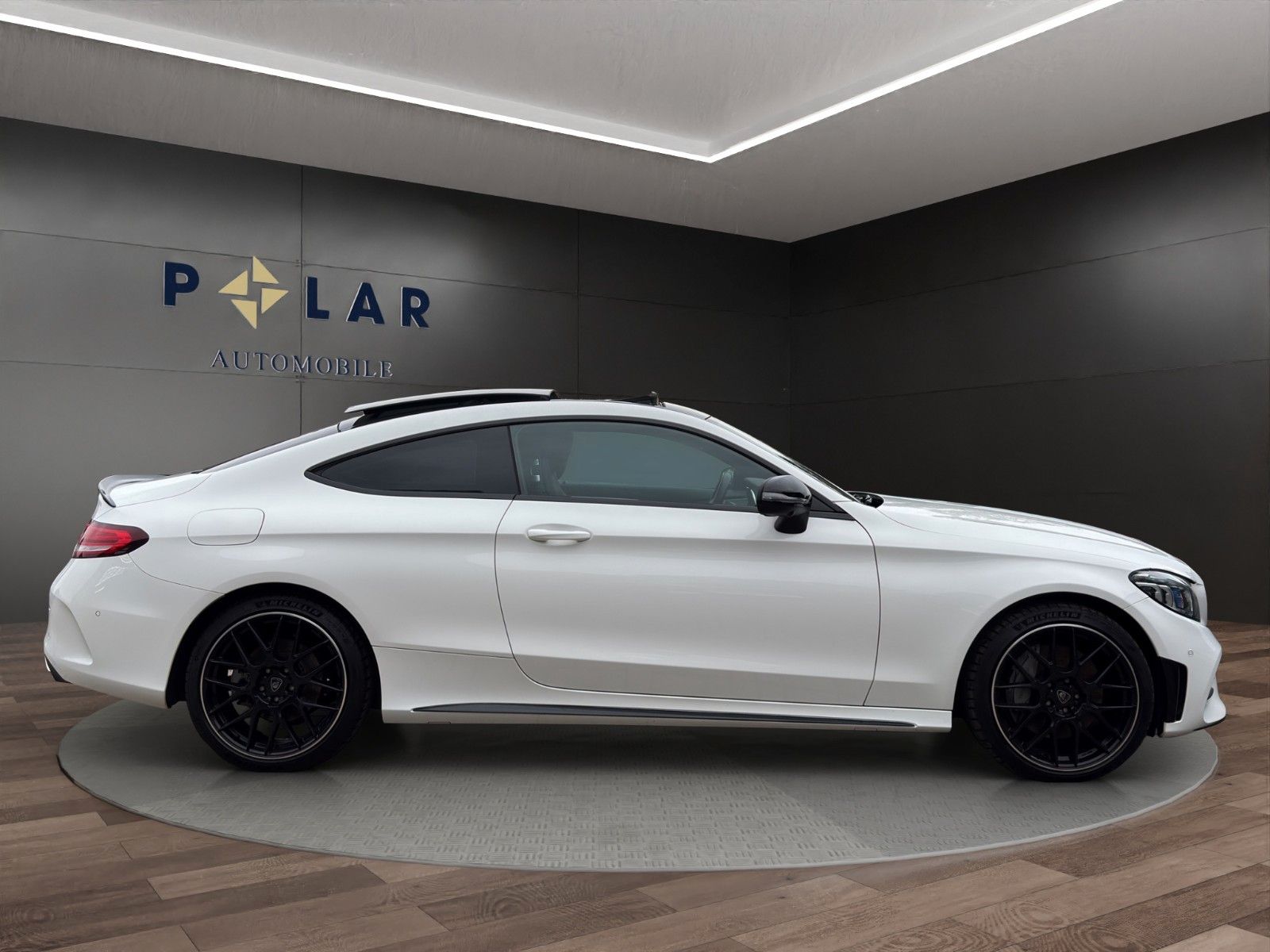 Fahrzeugabbildung Mercedes-Benz C 300 Coupe*AMG-Line*Pano*Head-Up*Dig.Tacho*360°