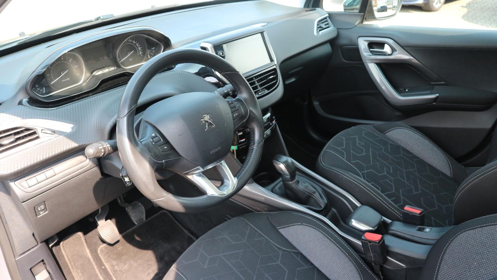 Peugeot 2008 1.2 e-VTi Style Pano.Dach*