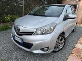 Toyota Yaris 1.3 5 porte Lounge - Toyota Yaris Lounge mit Benzin-Antrieb