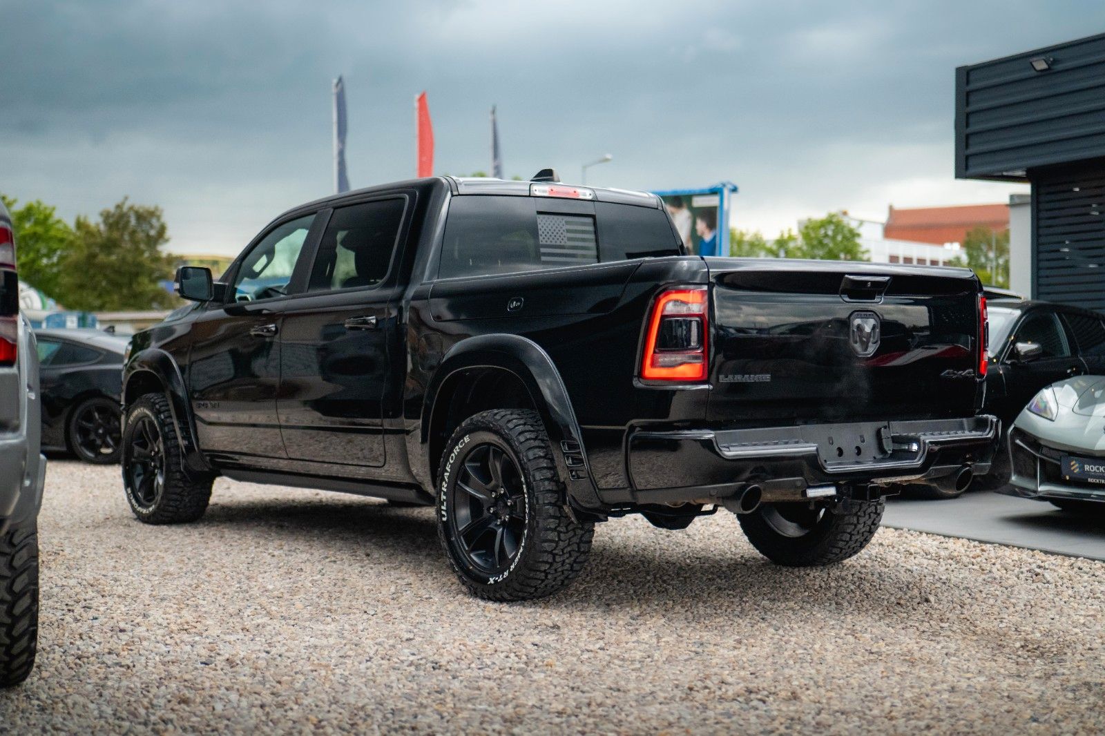 Fahrzeugabbildung Dodge RAM 5.7 V8 HEMI 4x4 LARAMIE RamBox Airmatic 19%