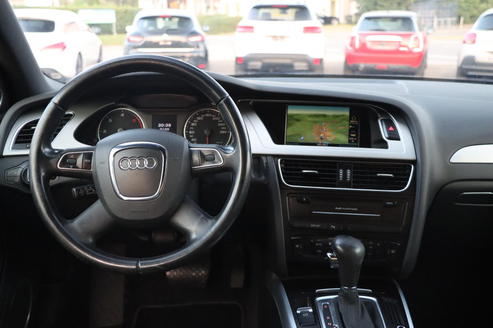 AUDI A4 AVANT - S LINE - 239 CV - BVA