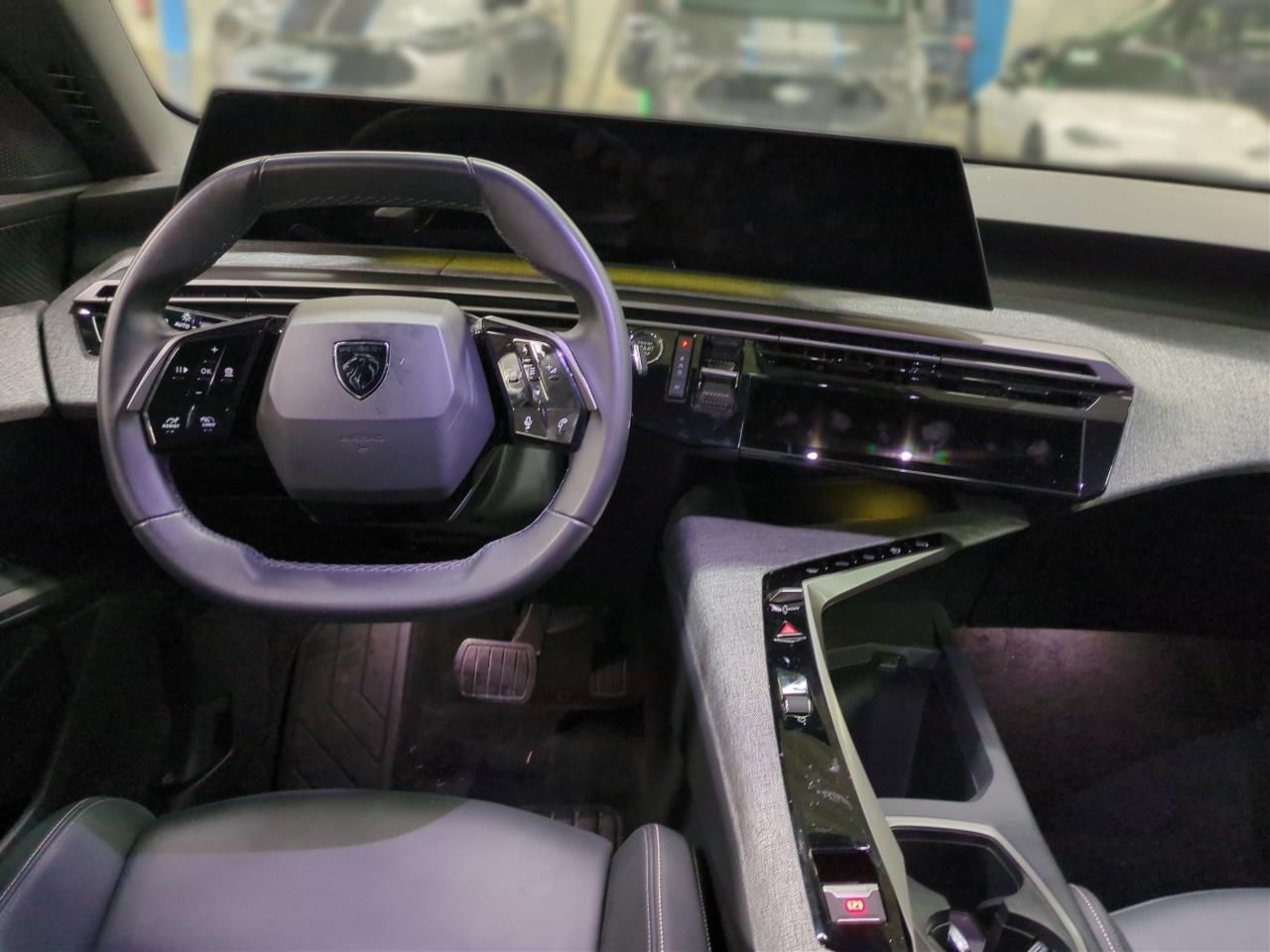 Fahrzeugabbildung Peugeot 3008 Allure MHEV 145 e-DSC+Navi+Sitzhzg.+Keyless