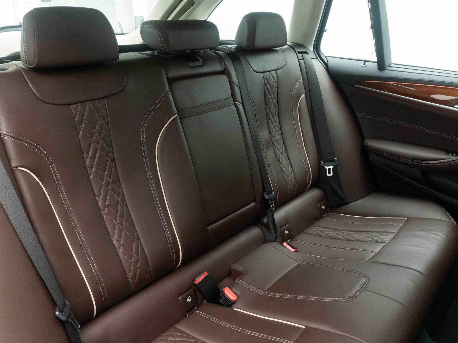 Fahrzeugabbildung BMW 530d xD Luxury Line AHK Alarm H/K DAB Individual