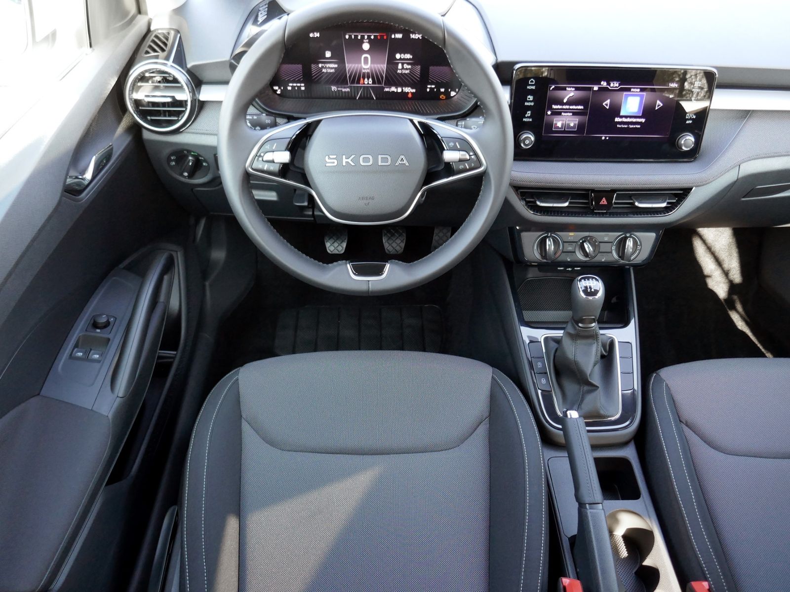Fahrzeugabbildung SKODA Fabia  Selection 1.0 MPI | LED PDC GRA App