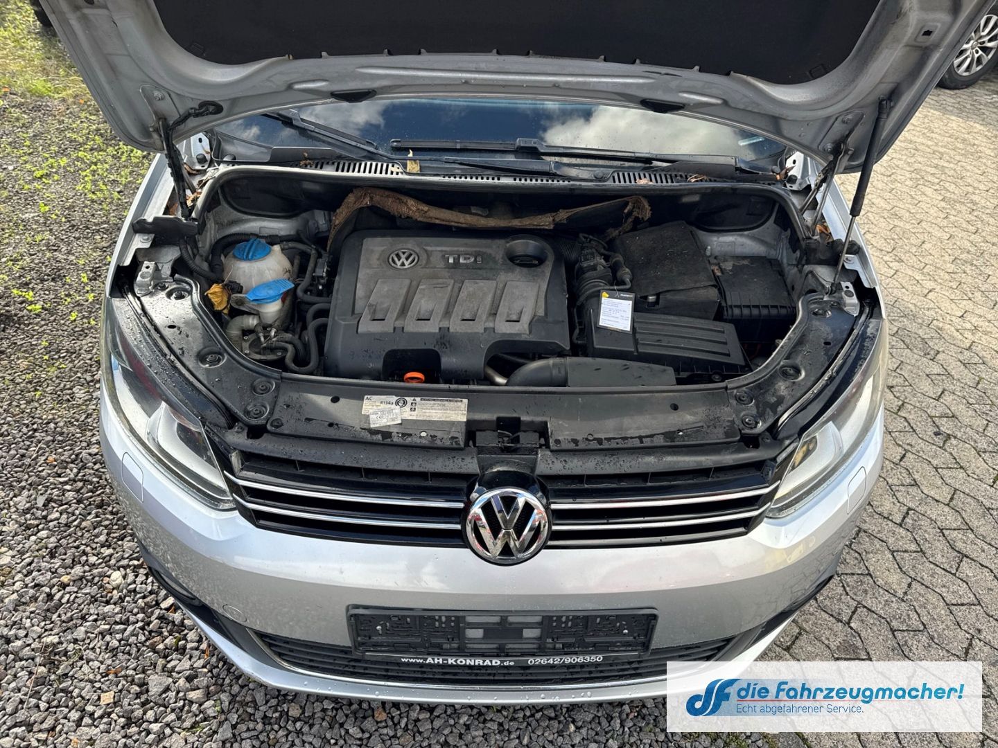 Fahrzeugabbildung Volkswagen Touran Comfortline Navi Dyn. Kurvenlicht *EXPOR
