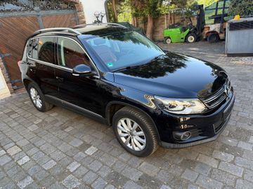 Volkswagen Tiguan - 8
