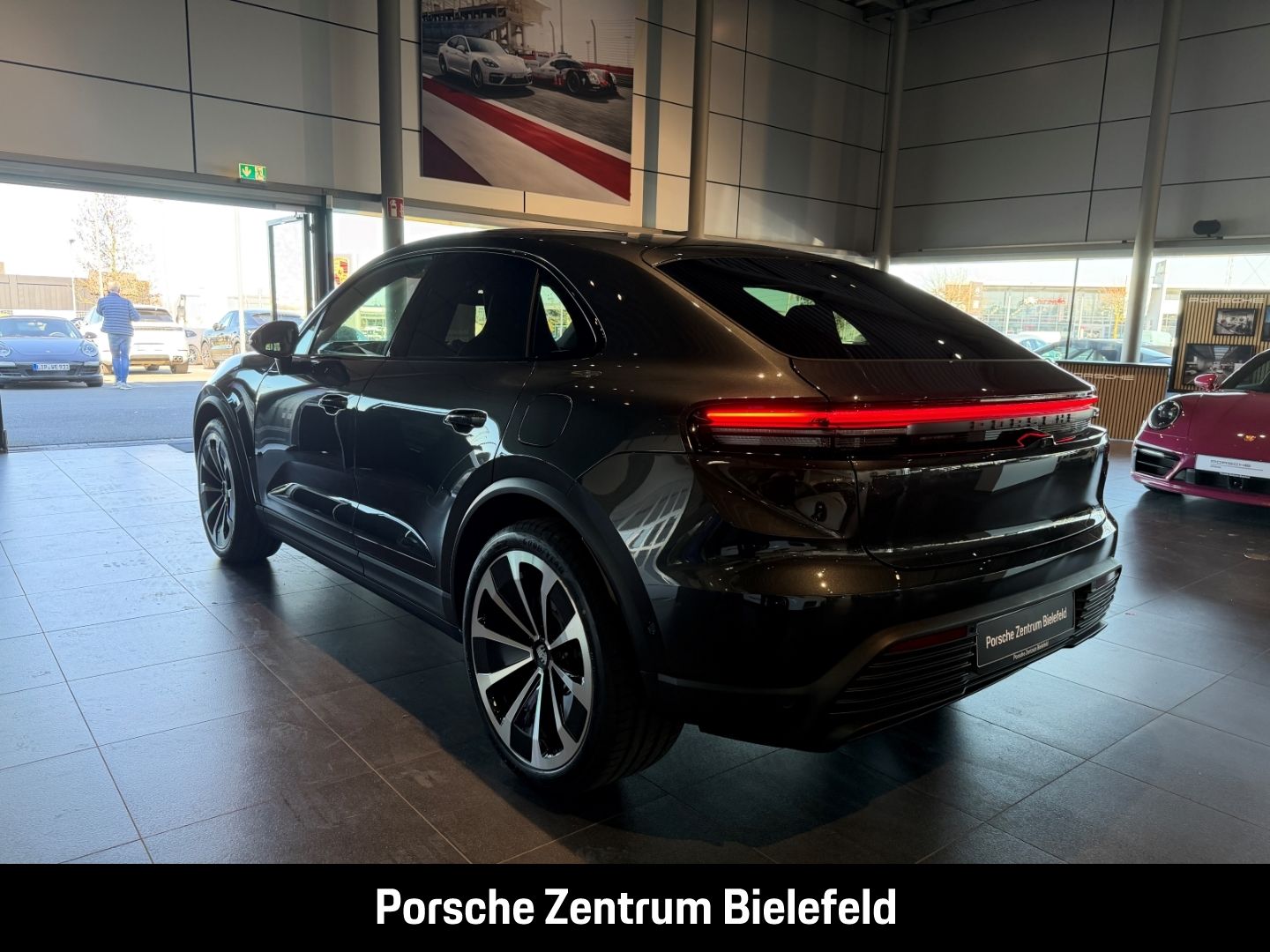 Porsche Macan 4 BOSE Luftfederung 22-Zoll Panoramadach imagem 3