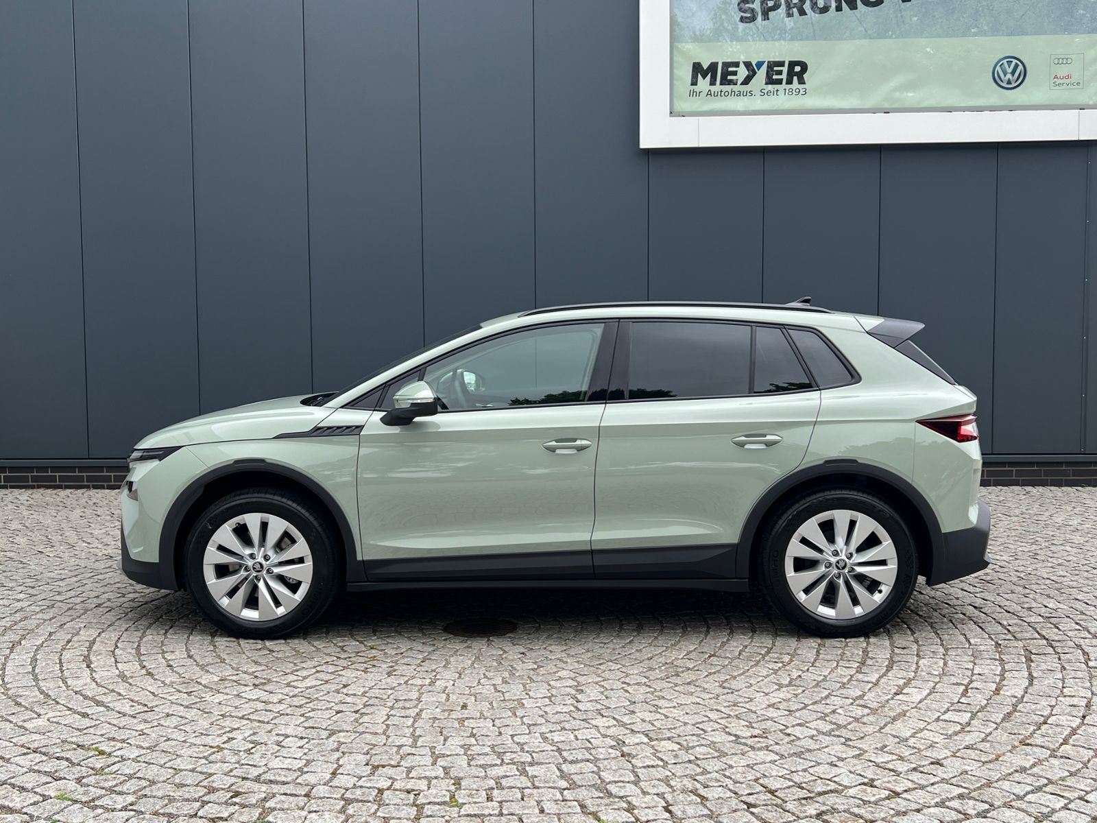 Fahrzeugabbildung SKODA Elroq 60 *AHK, Navi, KESSY*