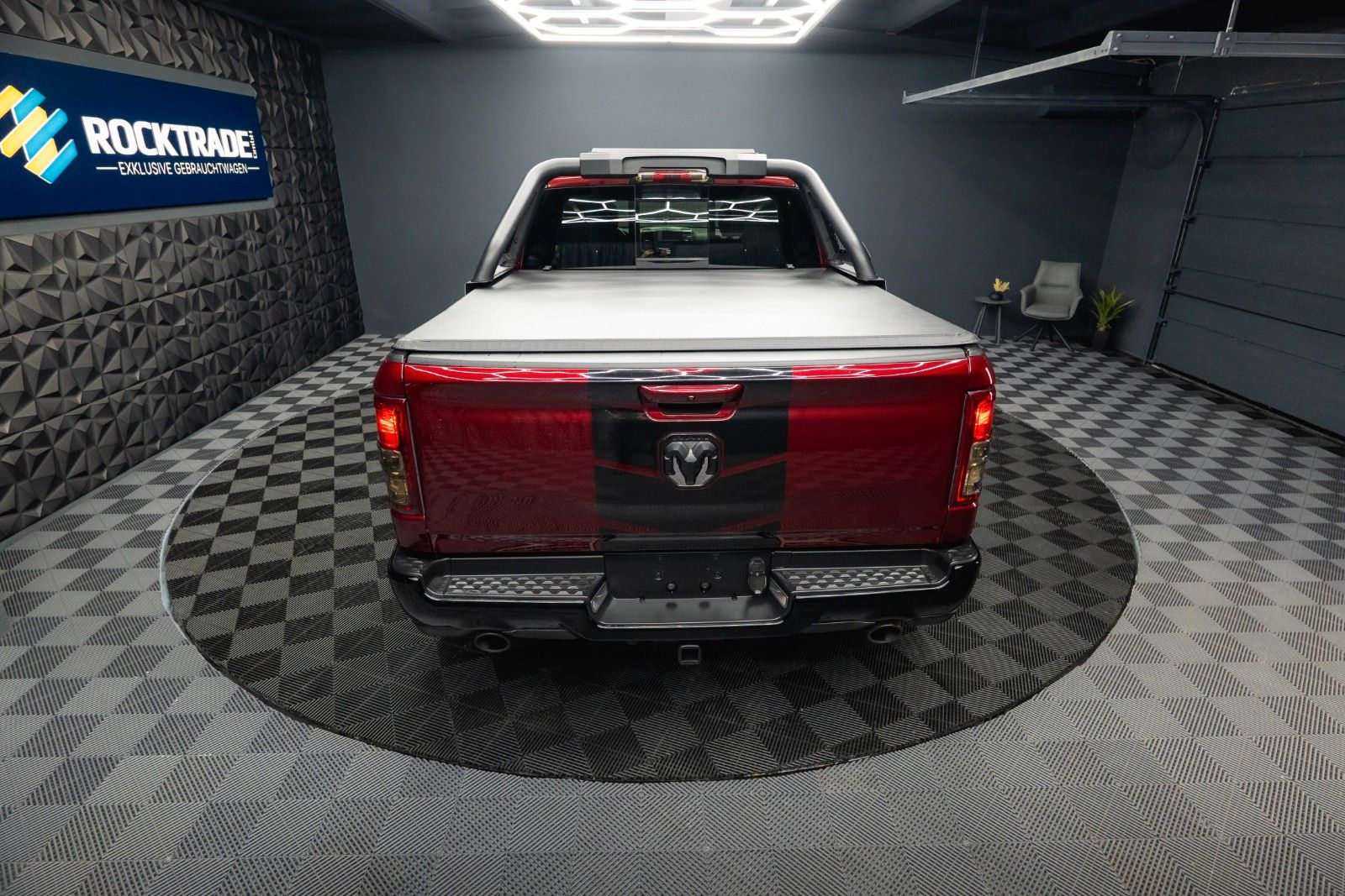 Fahrzeugabbildung Dodge RAM 5.7 V8 HEMI 4x4 OFFROAD Night-Paket *LED*