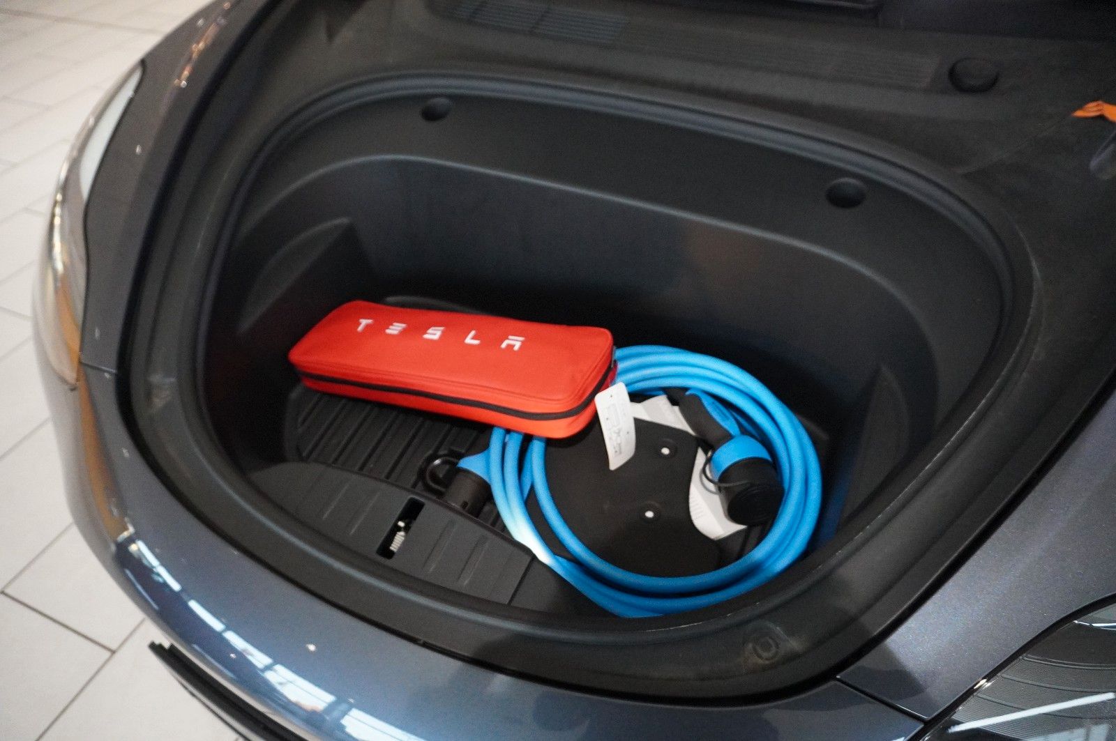 Fahrzeugabbildung Tesla Model 3 LONGRANGE DUAL-MOTOR NAVI/KAMERA/SHZ/AMD