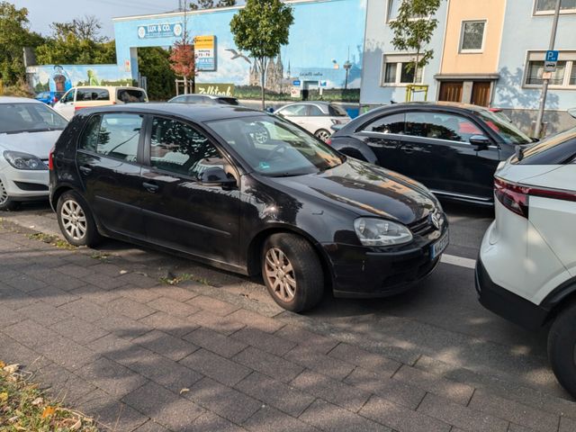 Volkswagen Golf 5- 1.6 FSI Comfortline-5 Türig-Klimatronic