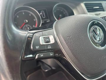Volkswagen Golf - 10