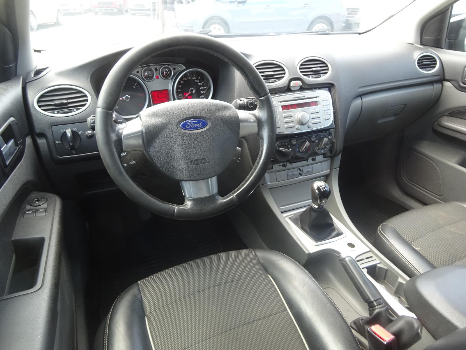 Ford Focus 2009 — photo 9